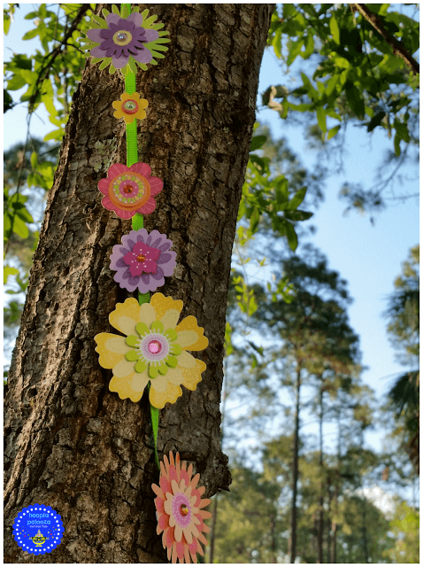 7-flower-sticker-garland-tree-closeup-hooplapalooza