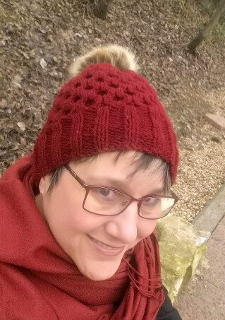 Outlander Inspired Honeycomb Cable Hat ~ Life Beyond the Kitchen