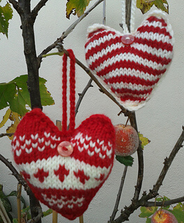 Knitted Ornaments You'll Love! ~ Creative Craft Blogger's Challenge ~ Life Beyond the Kitchen